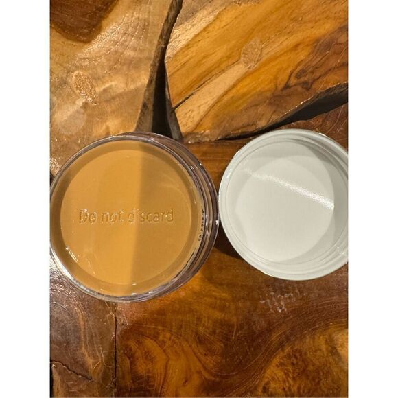 Chantecaille future skin foundation in Sand new without box - Picture 5 of 7